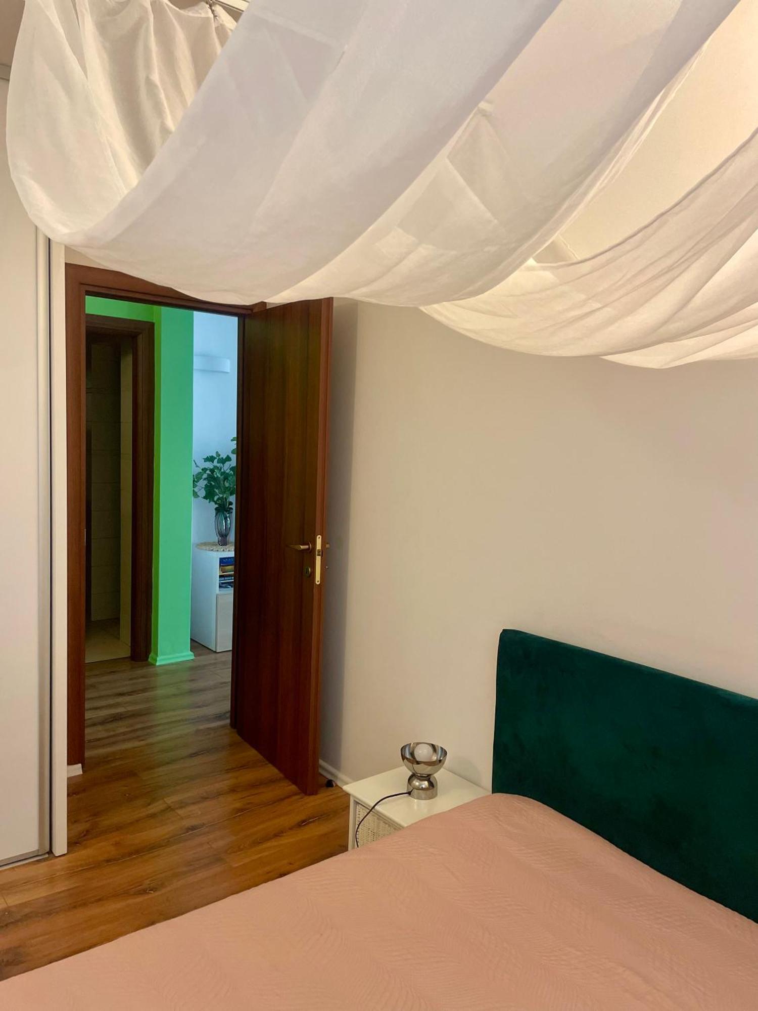 70M2 Romantic Living In The Old Town With Garden Bratislava Exterior foto
